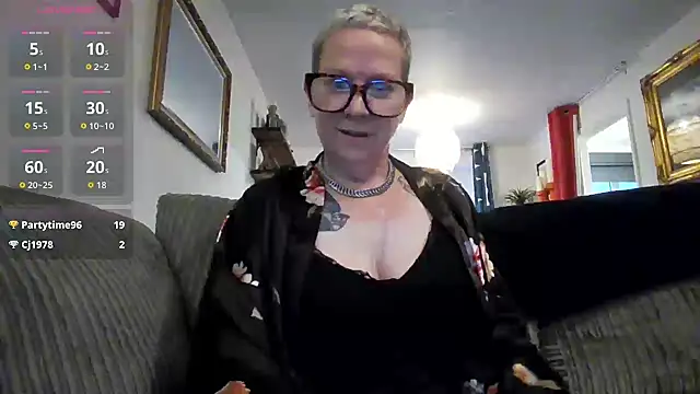 Snapshot of missyb_x chatting on 14, 11, 2025 missyb x online show from 14, 11, 2025