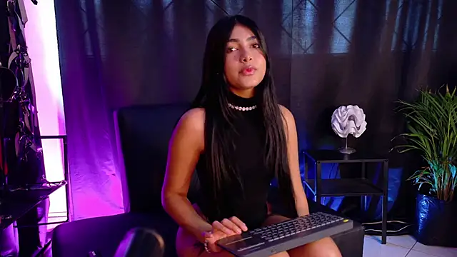 Alisha Darcy online show from 24, 11, 2025