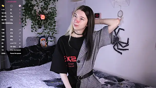 Snapshot of Emmie_shy chatting on 23, 11, 2025 Emmie shy online show from 23, 11, 2025