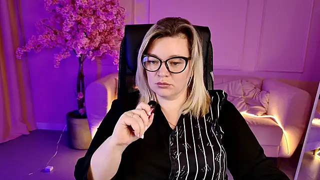 DianaHaworn online show from 17, 11, 2025