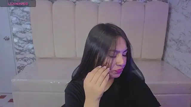 Maleja v  online show from 28, 11, 2025