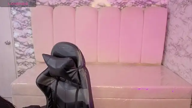 Maleja v  online show from 3, 12, 2025