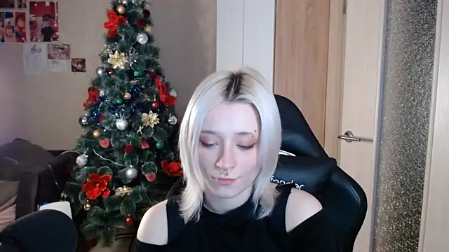 SophiaLur online show from 6, 1, 2026