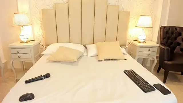 IvannaClaire online show from 25, 11, 2025