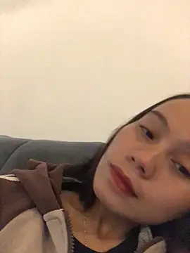 Snapshot of Trangbabylove chatting on 21, 12, 2025 Trangbabylove online show from 21, 12, 2025