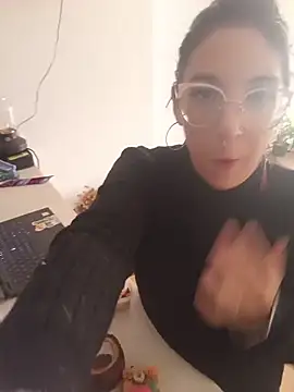 Snapshot of Melinerd chatting on 19, 6, 2026 Melinerd online show from 19, 6, 2026