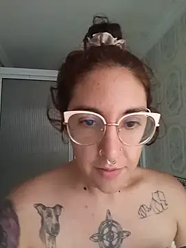 Snapshot of Melinerd chatting on 10, 7, 2026 Melinerd online show from 10, 7, 2026