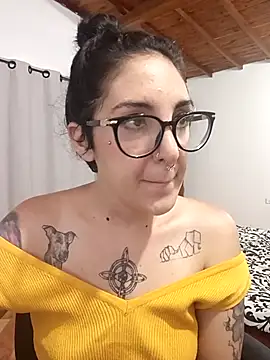 Snapshot of Melinerd chatting on 20, 11, 2025 Melinerd online show from 20, 11, 2025