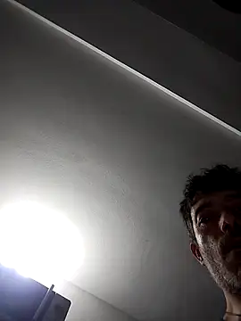 Snapshot of platone09 chatting on 15, 4, 2026 platone09 online show from 15, 4, 2026