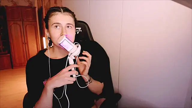 KristinaScott online show from 13, 2, 2026