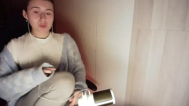 KristinaScott online show from 10, 3, 2026