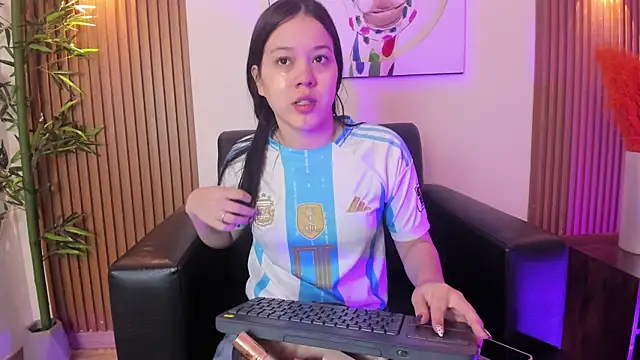 Emily Frostt online show from 16, 7, 2026