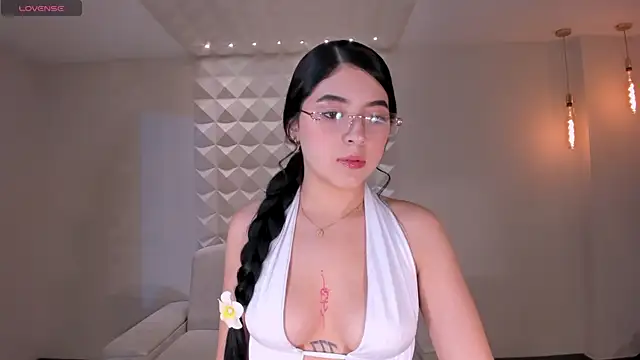 HaileyRoss  online show from 26, 3, 2026