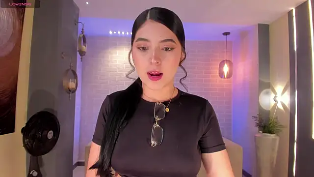 HaileyRoss  online show from 31, 3, 2026