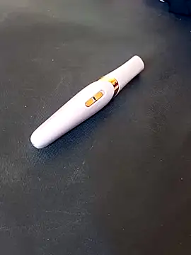  - -menina  veneno - - online show from 15, 11, 2025