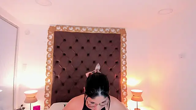 AlinaMilf online show from 14, 4, 2026