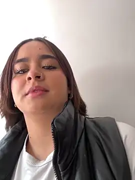 HANNAHBAKER00 online show from 19, 11, 2025