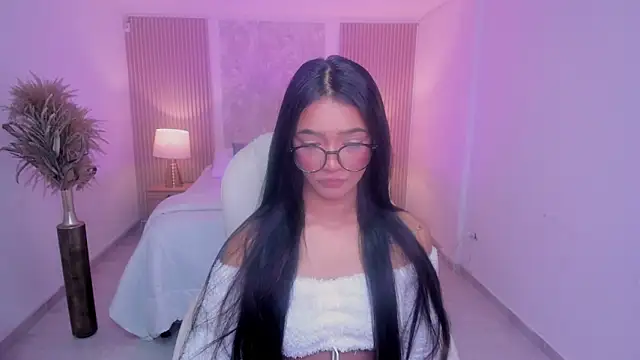 Snapshot of kylie_collins chatting on 20, 5, 2026 kylie collins online show from 20, 5, 2026