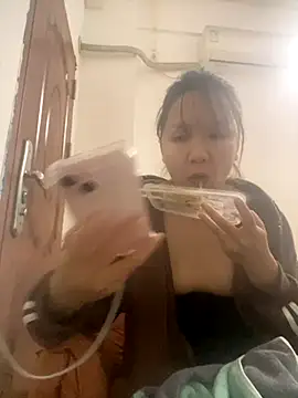 yiyi0316 online show from 21, 11, 2025