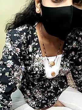 Desi Hot Queen online show from 27, 11, 2025