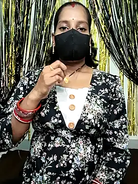 Snapshot of Desi_Hot_Queen chatting on 14, 2, 2026 Desi Hot Queen online show from 14, 2, 2026