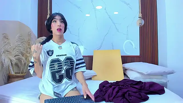 Loversinfire2 online show from 19, 12, 2025