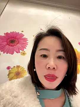 xiaoling2358 online show from 14, 12, 2025