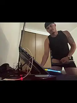 Snapshot of oIAcyber chatting on 18, 11, 2025 oIAcyber online show from 18, 11, 2025