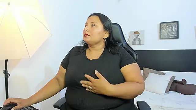 Snapshot of BWW-CINDY11 chatting on 19, 1, 2026 BWW-CINDY11 online show from 19, 1, 2026