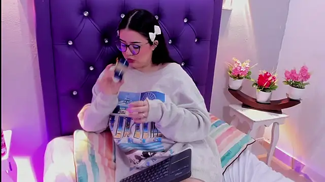 Violeta Morgan  online show from 1, 12, 2025