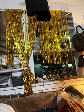 Snapshot of Motherbigbus chatting on 8, 1, 2026 Motherbigbus online show from 8, 1, 2026