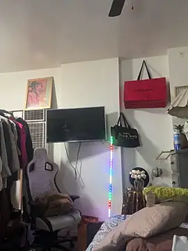 Motherbigbus online show from 17, 4, 2026