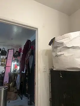 Motherbigbus online show from 3, 3, 2026