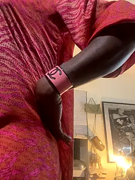 Snapshot of Motherbigbus chatting on 19, 12, 2025 Motherbigbus online show from 19, 12, 2025