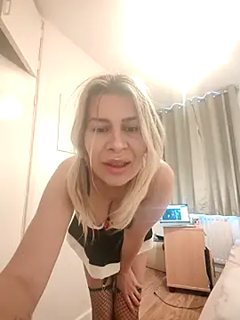 Snapshot of NaughtyClaudia_ chatting on 18, 12, 2025 NaughtyClaudia online show from 18, 12, 2025