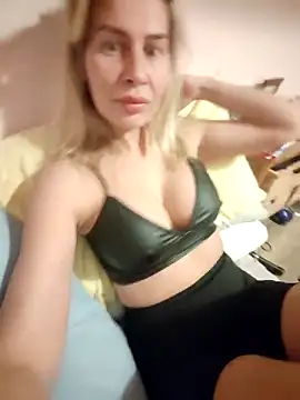 Snapshot of NaughtyClaudia_ chatting on 13, 12, 2025 NaughtyClaudia online show from 13, 12, 2025