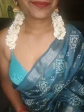 Snapshot of Premalatha_28 chatting on 6, 7, 2026 Premalatha 28 online show from 6, 7, 2026