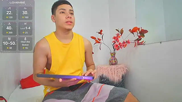 Lucastorrez01 online show from 25, 11, 2025