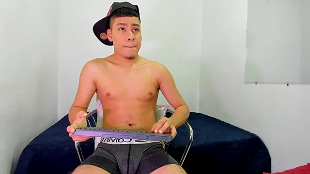 Snapshot of Lucastorrez01 chatting on 29, 5, 2026 Lucastorrez01 online show from 29, 5, 2026