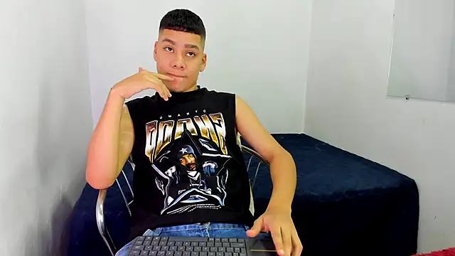 Snapshot of Lucastorrez01 chatting on 10, 5, 2026 Lucastorrez01 online show from 10, 5, 2026