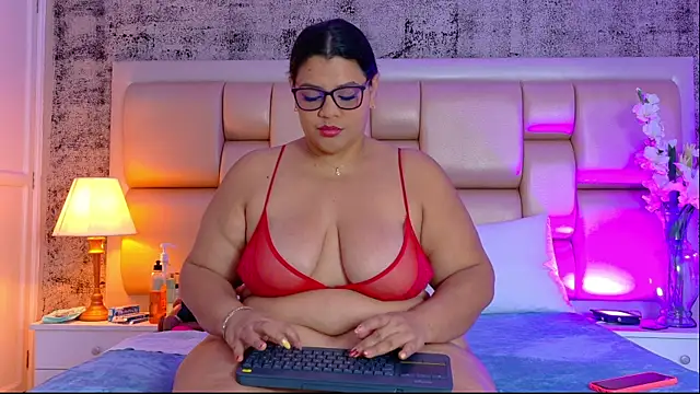 SelennaCooper online show from 15, 4, 2026