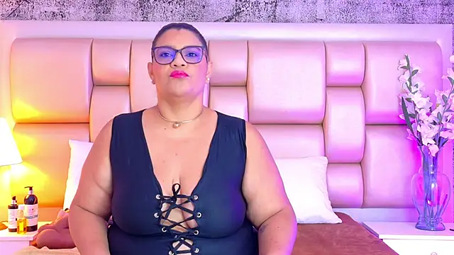 SelennaCooper online show from 24, 2, 2026