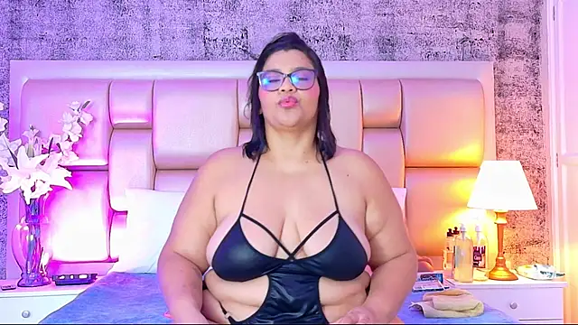 Snapshot of SelennaCooper chatting on 2, 6, 2026 SelennaCooper online show from 2, 6, 2026
