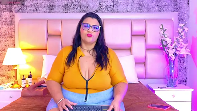 SelennaCooper online show from 28, 2, 2026