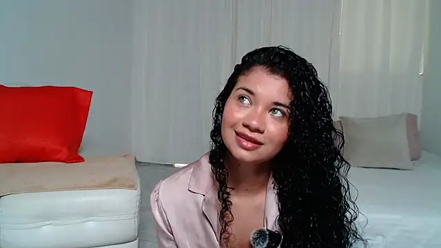 ninaleon ih online show from 19, 11, 2025