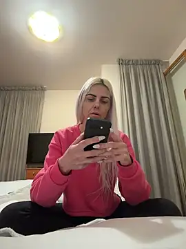 feliciafelon online show from 12, 4, 2026