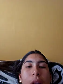 Snapshot of skinnyrox chatting on 1, 3, 2026 skinnyrox online show from 1, 3, 2026