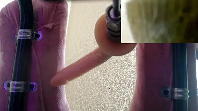 Snapshot of Lunabunnyx chatting on 20, 11, 2025 Lunabunnyx online show from 20, 11, 2025