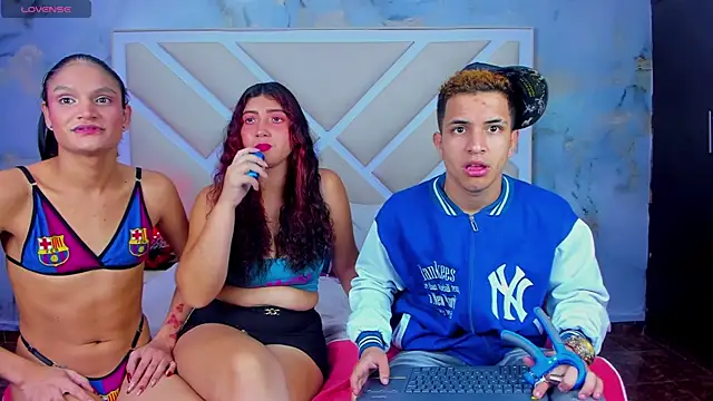 TrioPecadoVIP online show from 22, 11, 2025