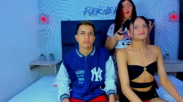 TrioPecadoVIP online show from 2, 12, 2025